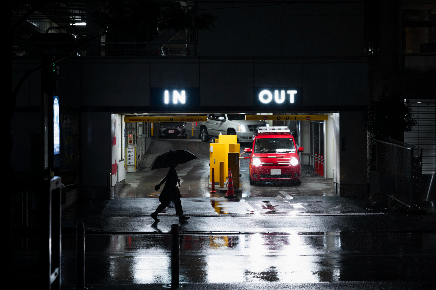 image-premises-liability-risks-parking-lot-fall Business owner responding to premises liability risks after a parking lot slip